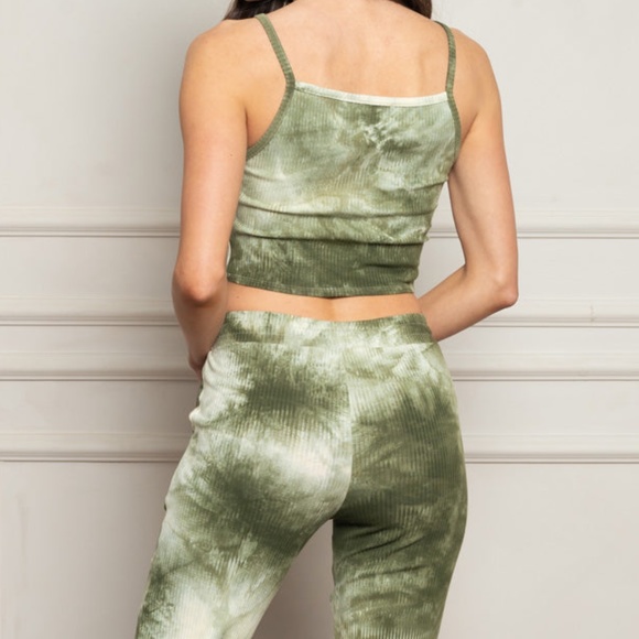 Tie Dye 2 piece set top & bottom - Picture 6 of 7